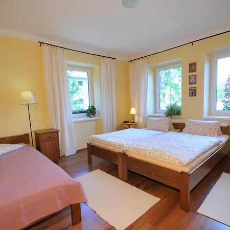 Na Skle Malovane بيت للعطل